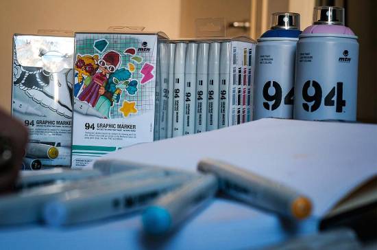 94 Graphic Marker Pastel Pack 24